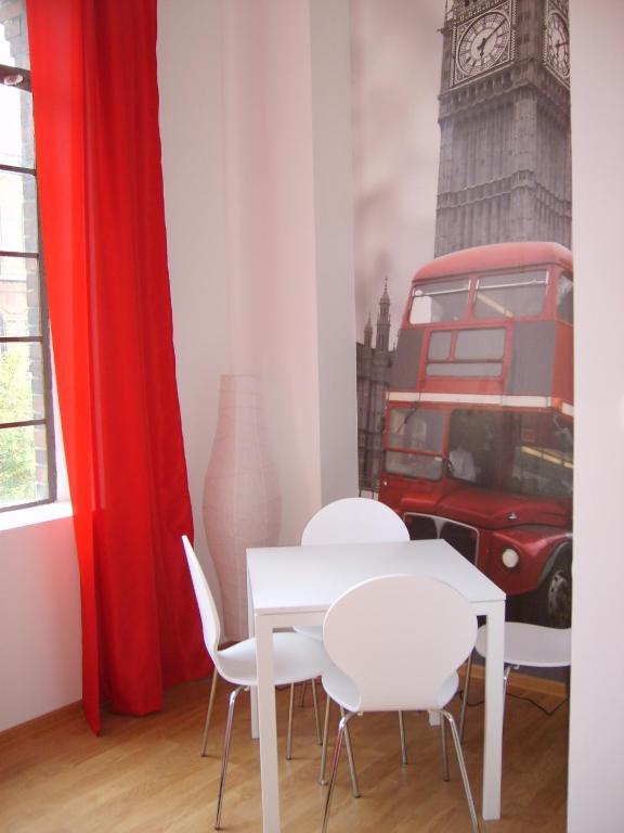 Big City Hostel Breslavia Habitación foto